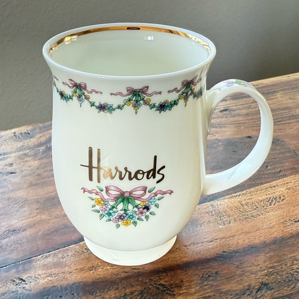 HARRODS Bows and Garlands Mug